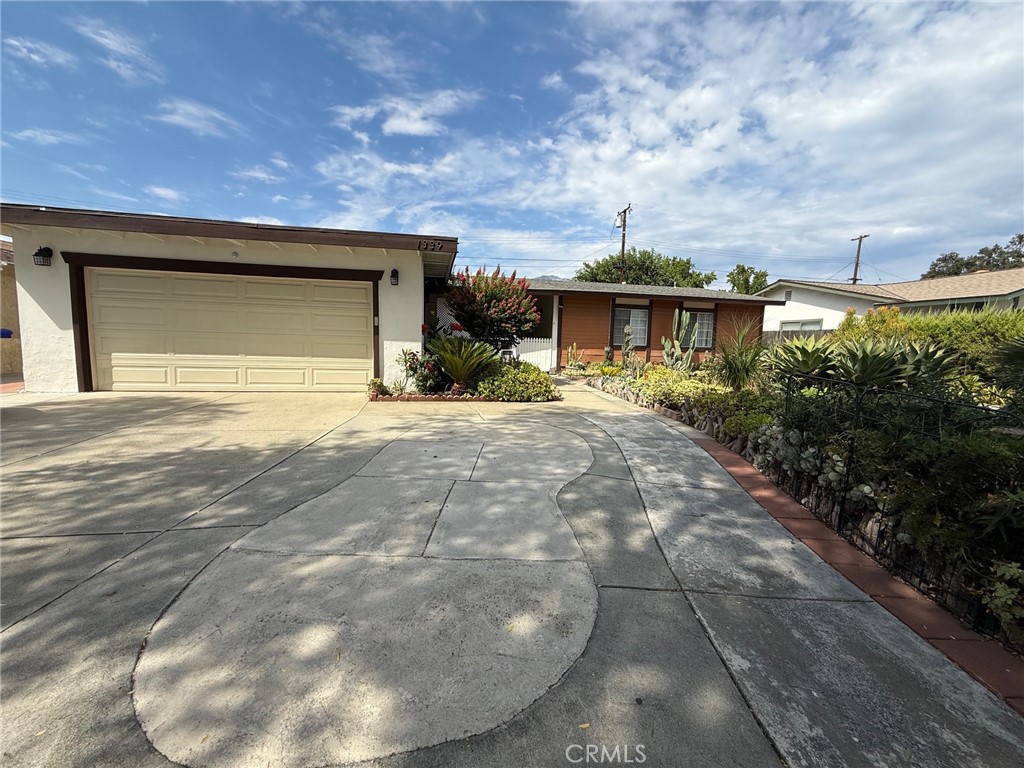 1339 W 11th Street