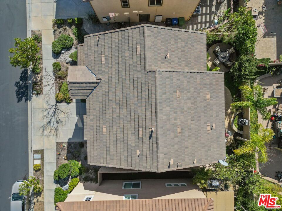 7017 Bergamot Avenue