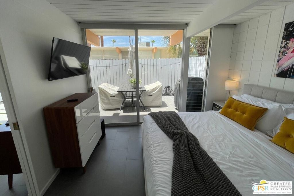 1111 E Palm Canyon Drive 307