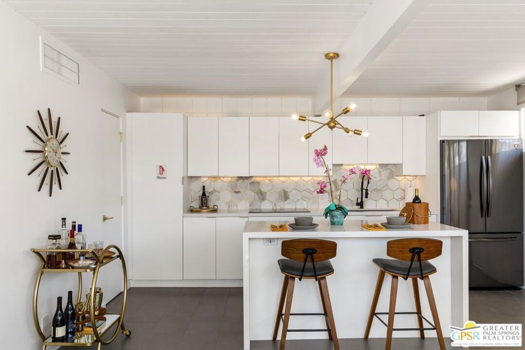 1111 E Palm Canyon Drive 307