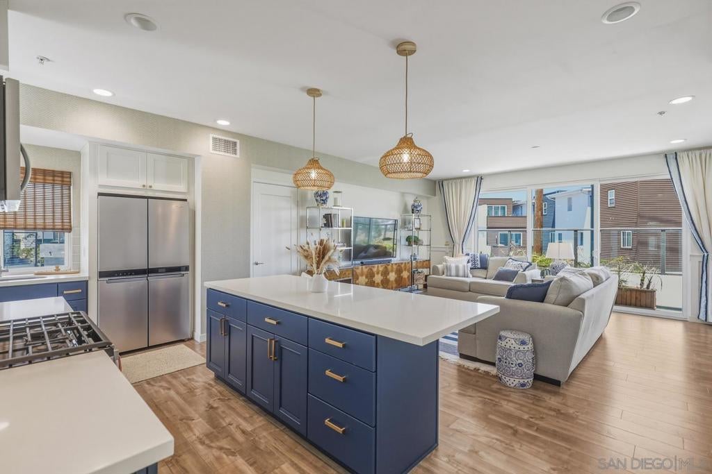 4100 Voltaire St 101