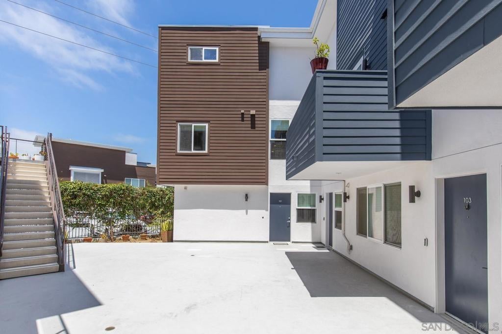 4100 Voltaire St 101