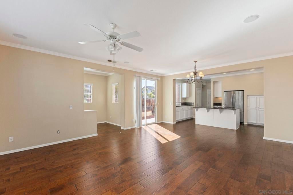 1653 Moonbeam Ln