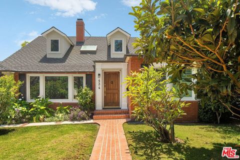 Photo of 434 21st Place, Santa Monica, CA 90402 (MLS # 26840565)
