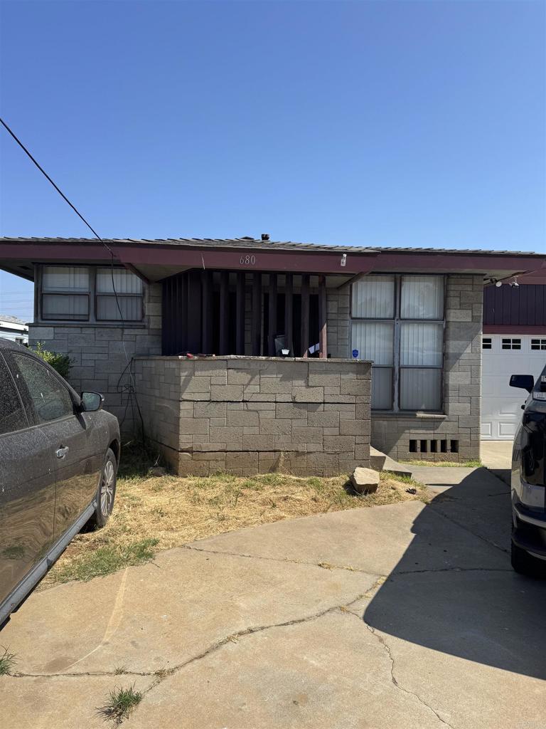 Chula Vista duplex with long-term ownership, proven income history, and an upcoming vacancy—perfect for owner-occupant or investor looking to set new market rent. Prime South Bay location near shopping, dining, and freeway access. Pictures are of unit 684 Chula Vista.