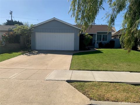 Photo of 422 Avenue E, Redondo Beach, CA 90277 (MLS # SB26019204)