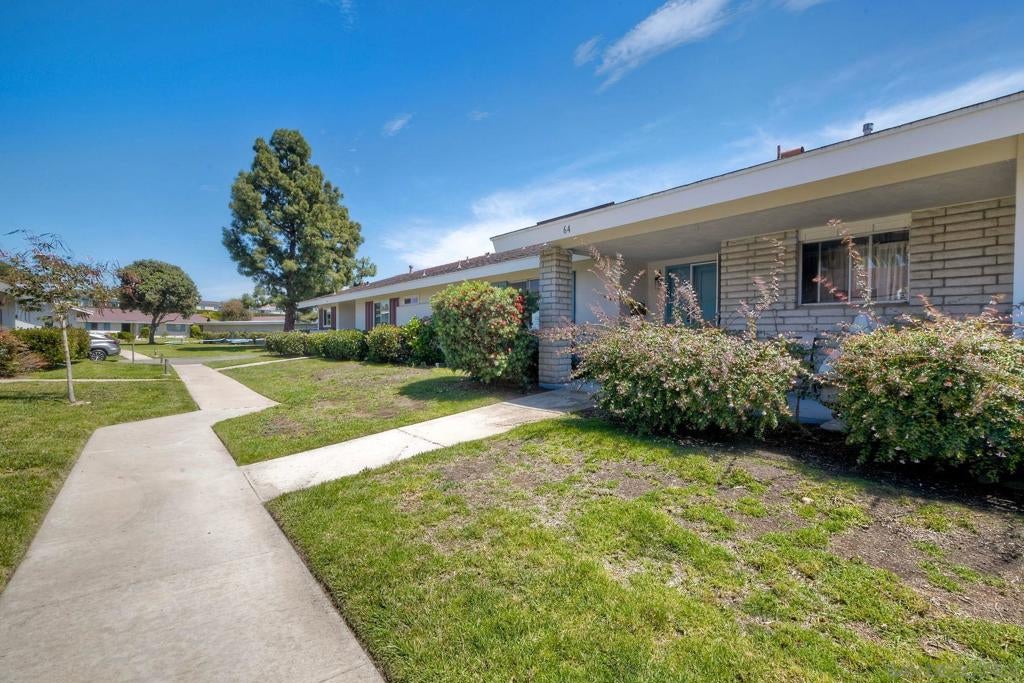 3755 Vista Campana N