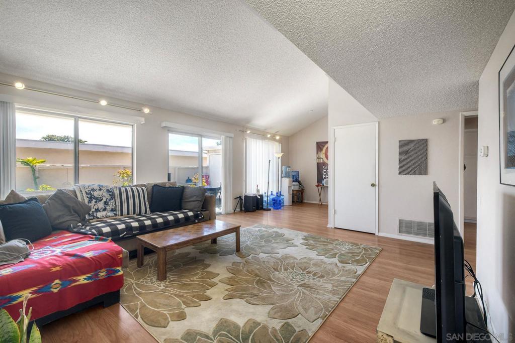 3755 Vista Campana N 64