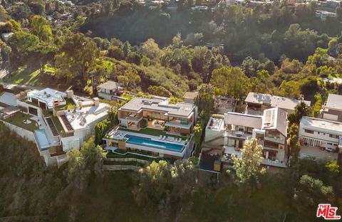 1128 N Tigertail Road Los Angeles CA 90049