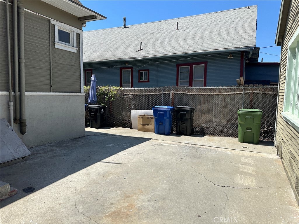 1497 W 27th