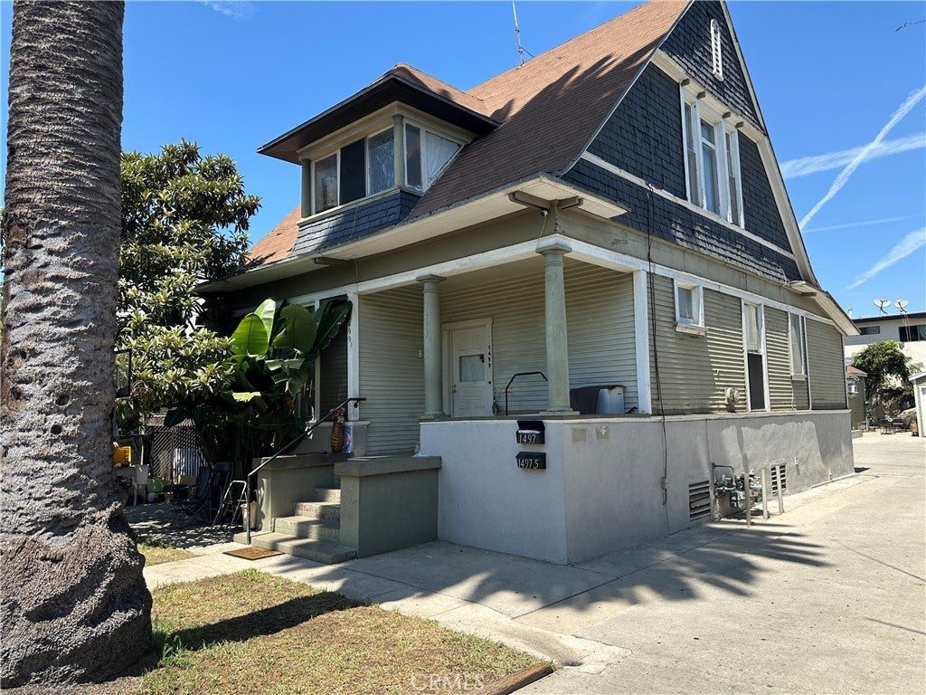 1497 W 27th
