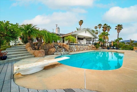 Photo of 2275 Via Cascabel, Escondido, CA 92027 (MLS # NDP2606538)
