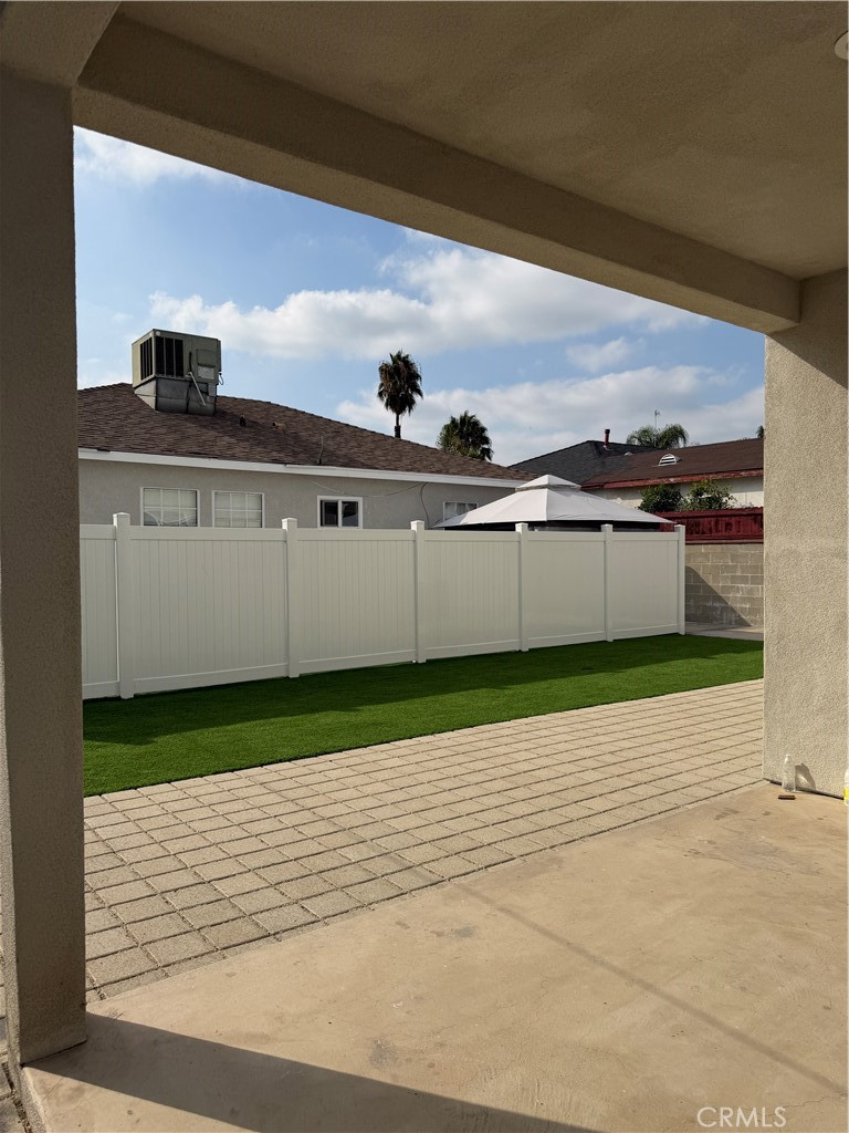 Properties 1 7330 Riverton Ave 1/2