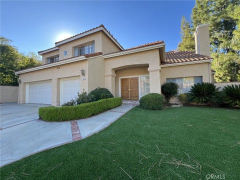 Photo of 7635 Brookmont Pl PL, West Hills, CA 91304 (MLS # SR26230405)