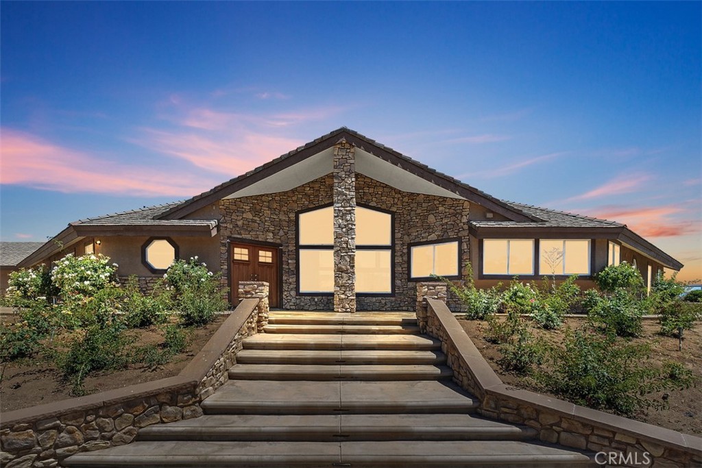 37789 Avenida La Cresta