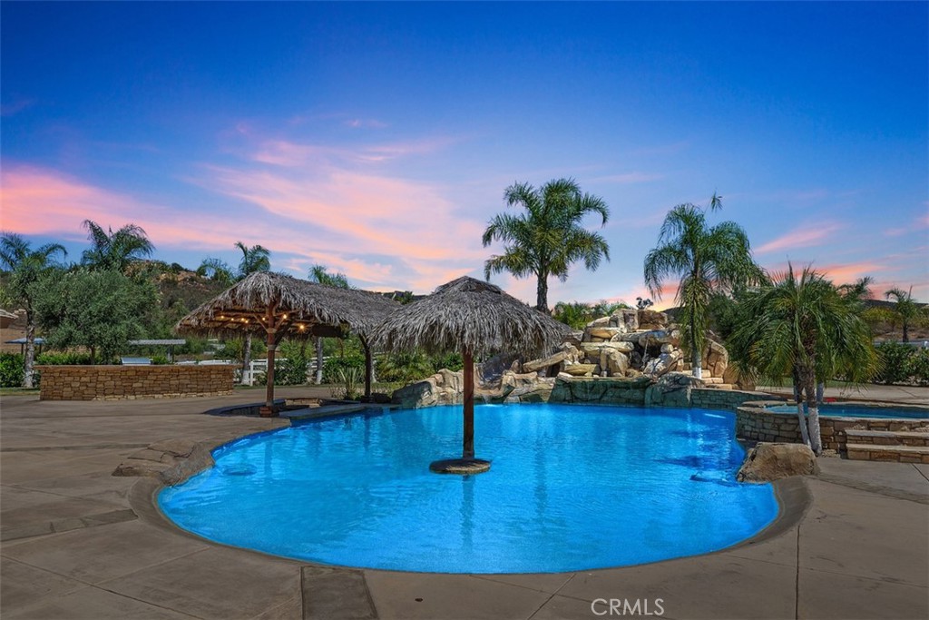 37789 Avenida La Cresta