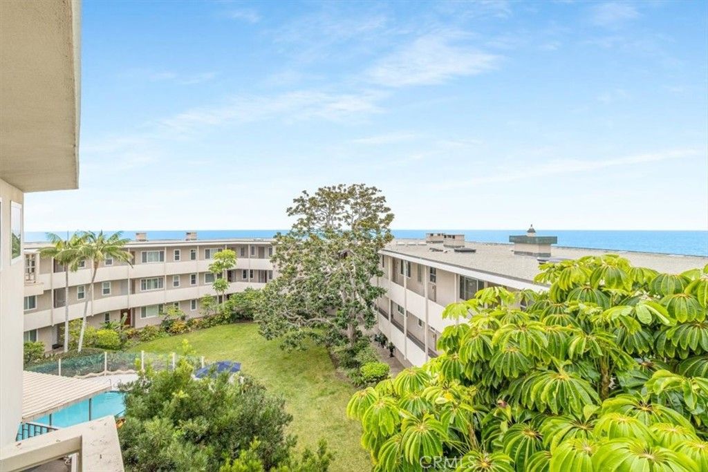 Photo of 31561 Table Rock Dr #417, Laguna Beach, CA 92651 (MLS # OC25258519)