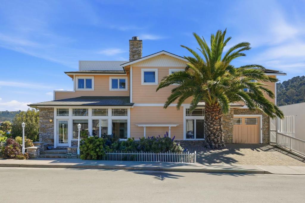 1207 Danmann Avenue