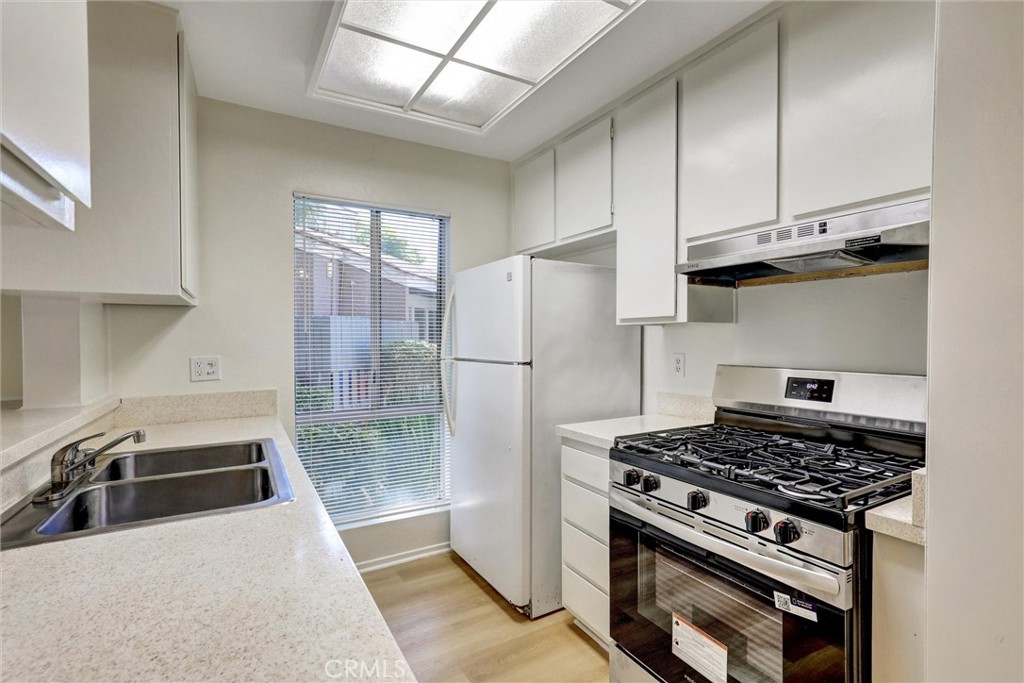 2813 S Fairview Street G