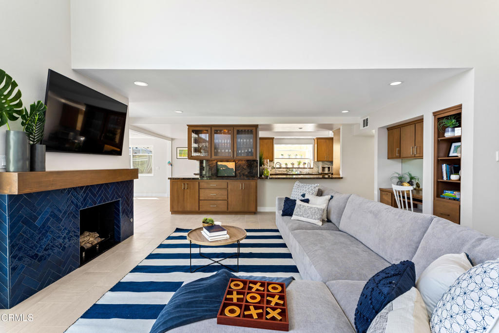 Mandalay Bay 2 - 190402 - Residential Lease