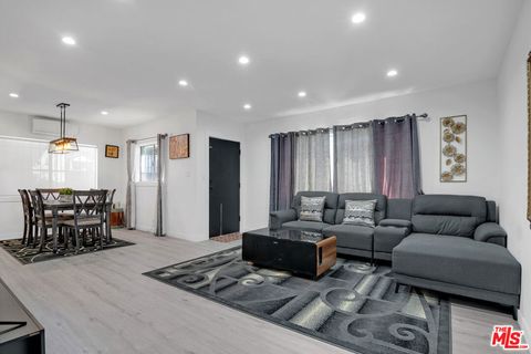 Photo of 3204 W 27th Street, Los Angeles, CA 90018 (MLS # 26672833)