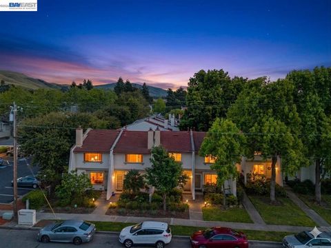 Photo of 38646 Aurora Ter, Fremont, CA 94536 (MLS # 41129946)