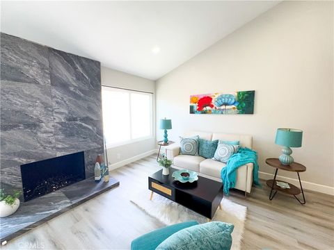 1353 Termino Long Beach CA 90804