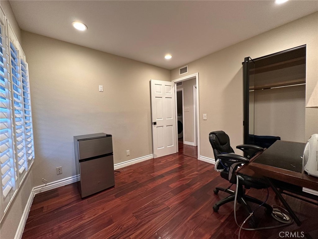 11 Deerwood E