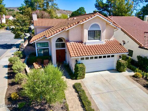 Photo of 510 Savona Way, Oak Park, CA 91377 (MLS # 225005174)
