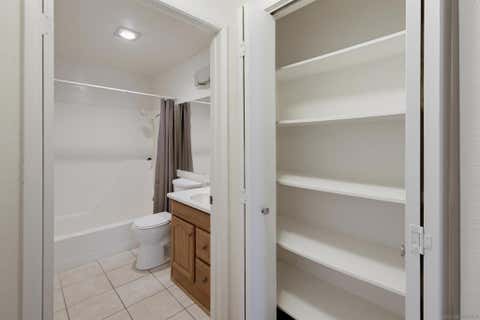 Tiny photo for 8332 Regents Rd Rd #B, San Diego, CA 92122 (MLS # 260017819SD)