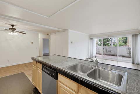Tiny photo for 8332 Regents Rd Rd #B, San Diego, CA 92122 (MLS # 260017819SD)