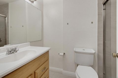 Tiny photo for 8332 Regents Rd Rd #B, San Diego, CA 92122 (MLS # 260017819SD)