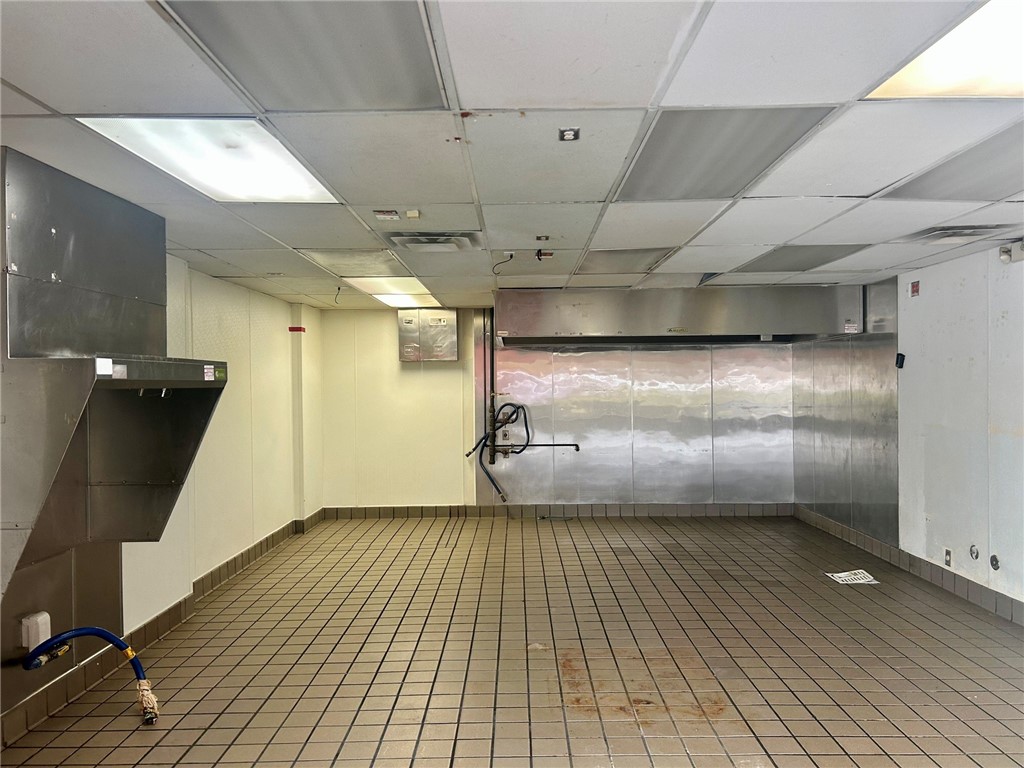 743 E Main