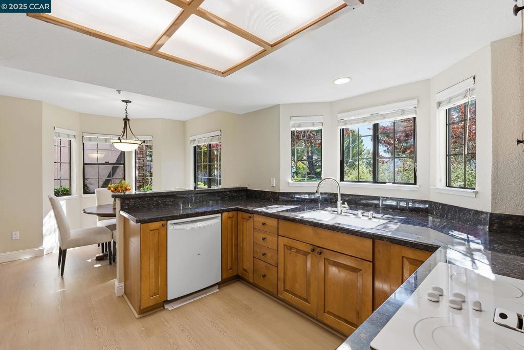 HASLEMERE - Residential Lease