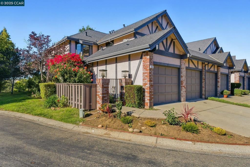 HASLEMERE - Residential Lease