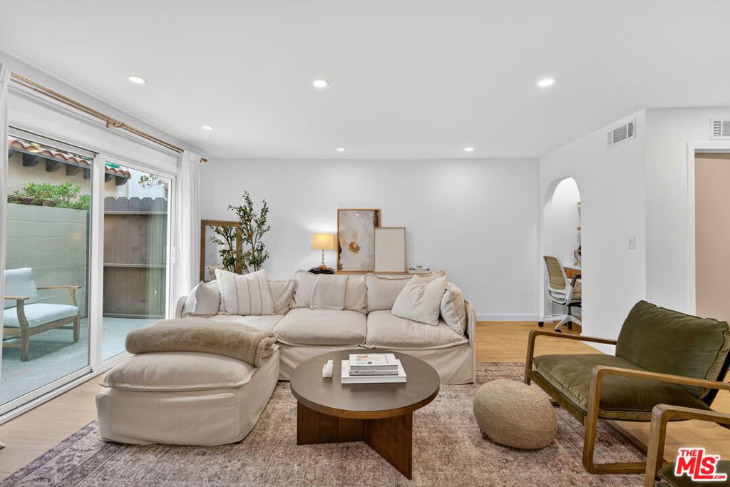 Photo of 1443 25th Street #2, Santa Monica, CA 90404 (MLS # 26633641)