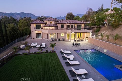 Photo of 10521 Mary Bell Avenue, Shadow Hills, CA 91040 (MLS # SR26025500)