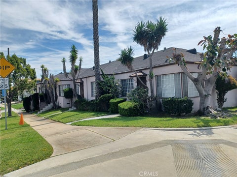 Photo of 4474 W 60th ST, Los Angeles, CA 90043 (MLS # SR26193437)