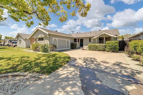 Photo of 1375 Oslo Lane, San Jose, CA 95118 (MLS # ML82049212)