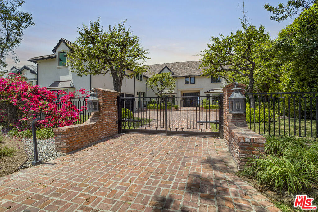 15515 Collina Strada