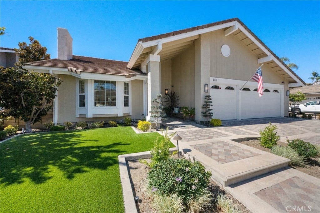 24755 Queens Court
