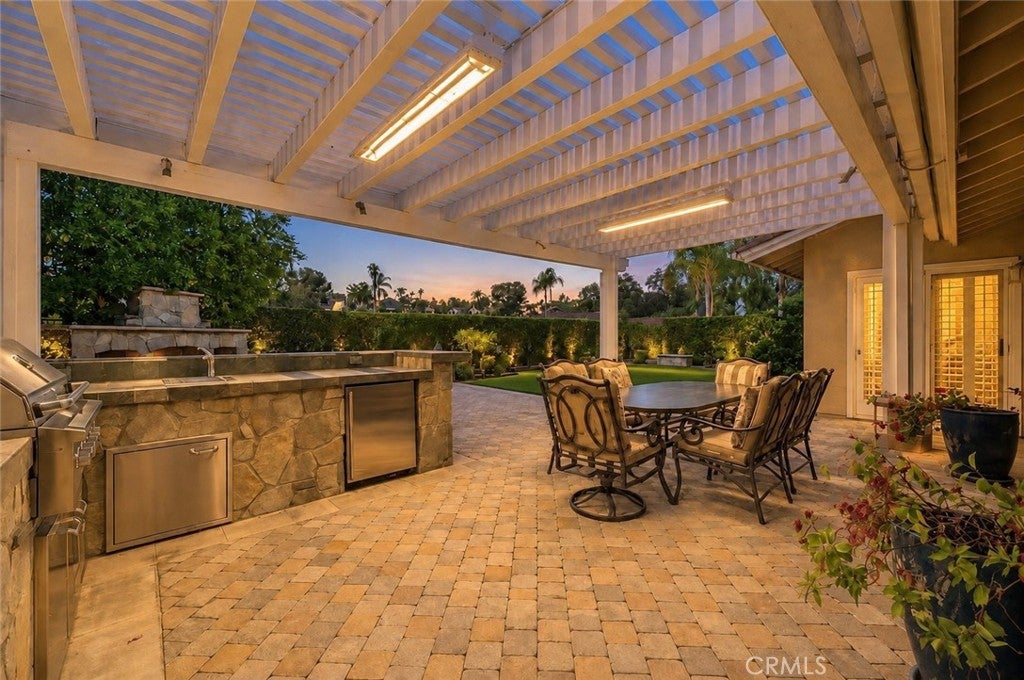 24755 Queens Court