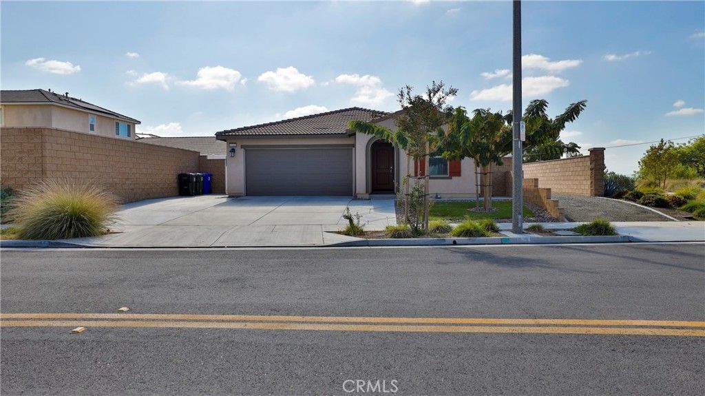 Photo of 6340 Glenwood Springs Drive, Jurupa Valley, CA 92509 (MLS # IV25242470)