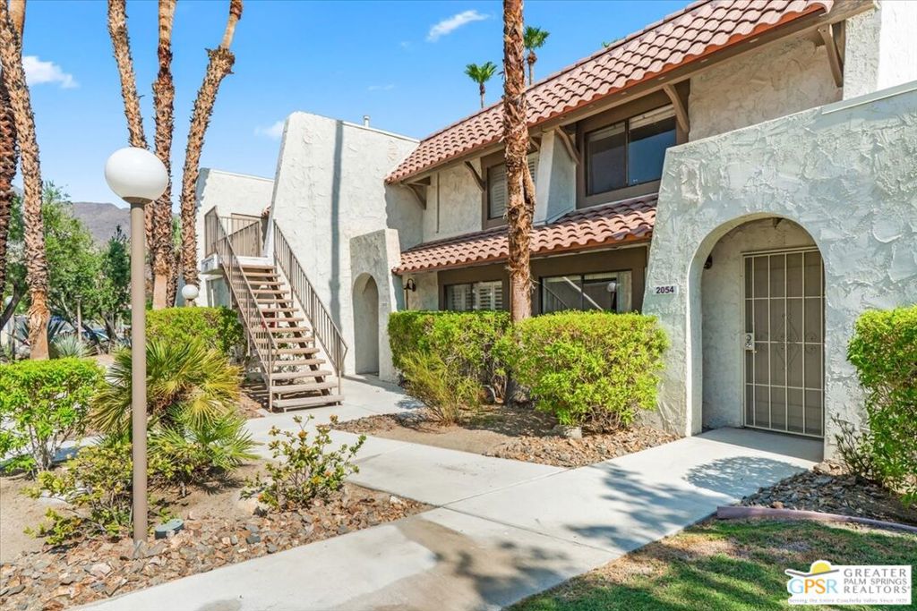 2054 N Mira Vista Way