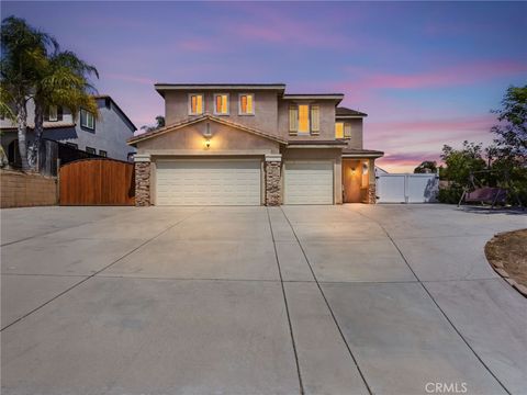Photo of 36692 Covington Circle, Murrieta, CA 92563 (MLS # SW26106869)