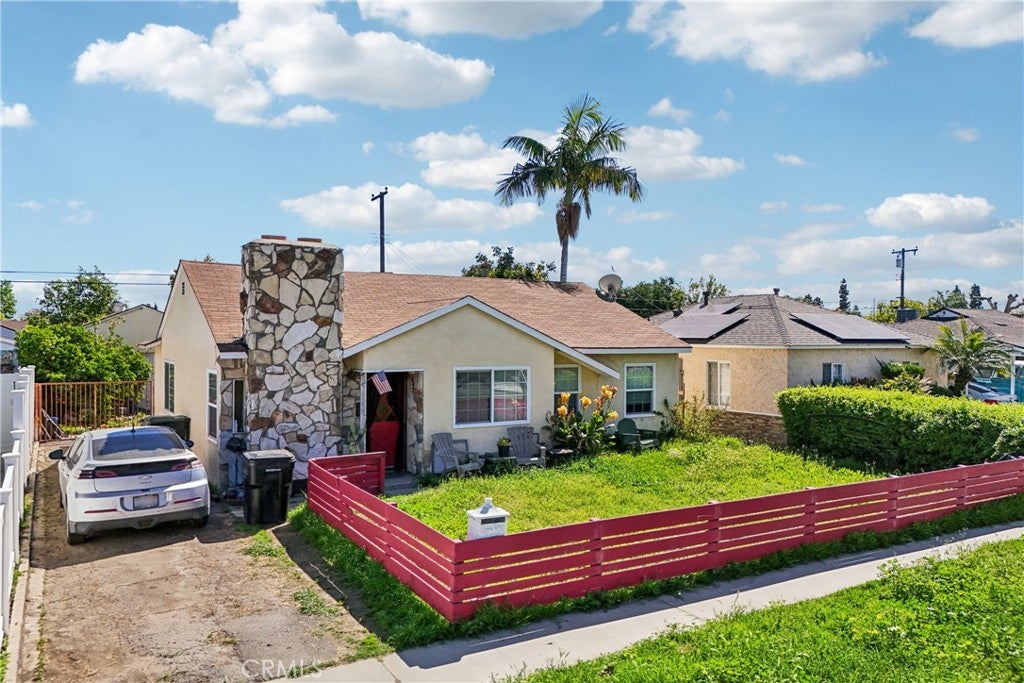 13932 Elmcroft