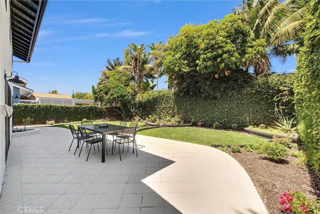 Huntington Beach, California, 92646, United States, 5 Bedrooms Bedrooms, ,4 BathroomsBathrooms,Residential,Active,2042187