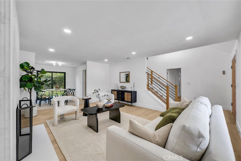 Huntington Beach, California, 92646, United States, 5 Bedrooms Bedrooms, ,4 BathroomsBathrooms,Residential,Active,2042187