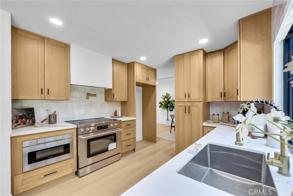 Huntington Beach, California, 92646, United States, 5 Bedrooms Bedrooms, ,4 BathroomsBathrooms,Residential,Active,2042187