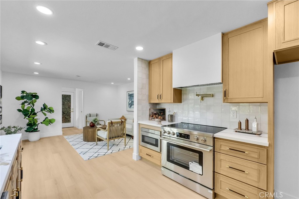 Huntington Beach, California, 92646, United States, 5 Bedrooms Bedrooms, ,4 BathroomsBathrooms,Residential,Active,2042187